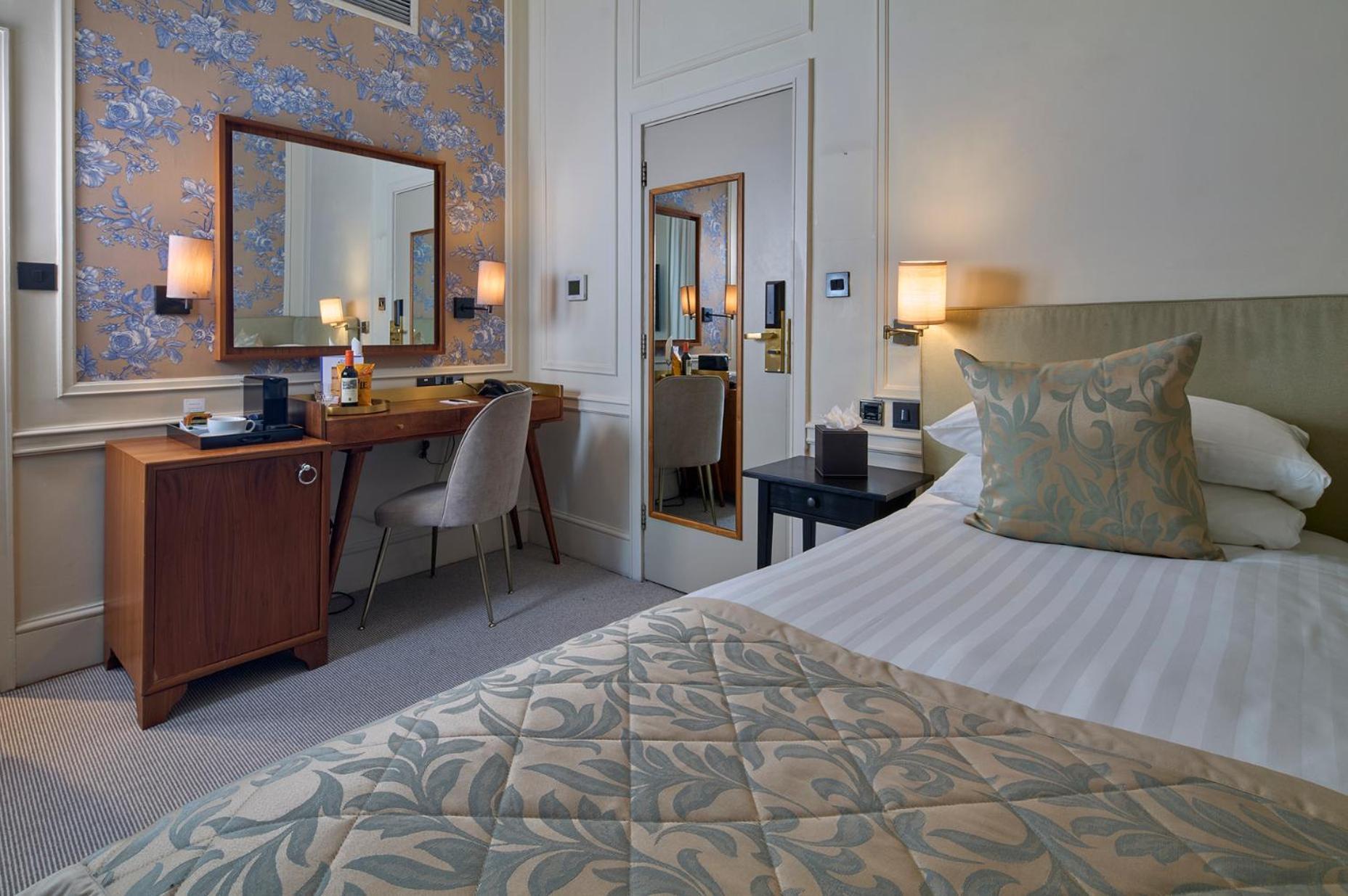 Sloane Square 4*